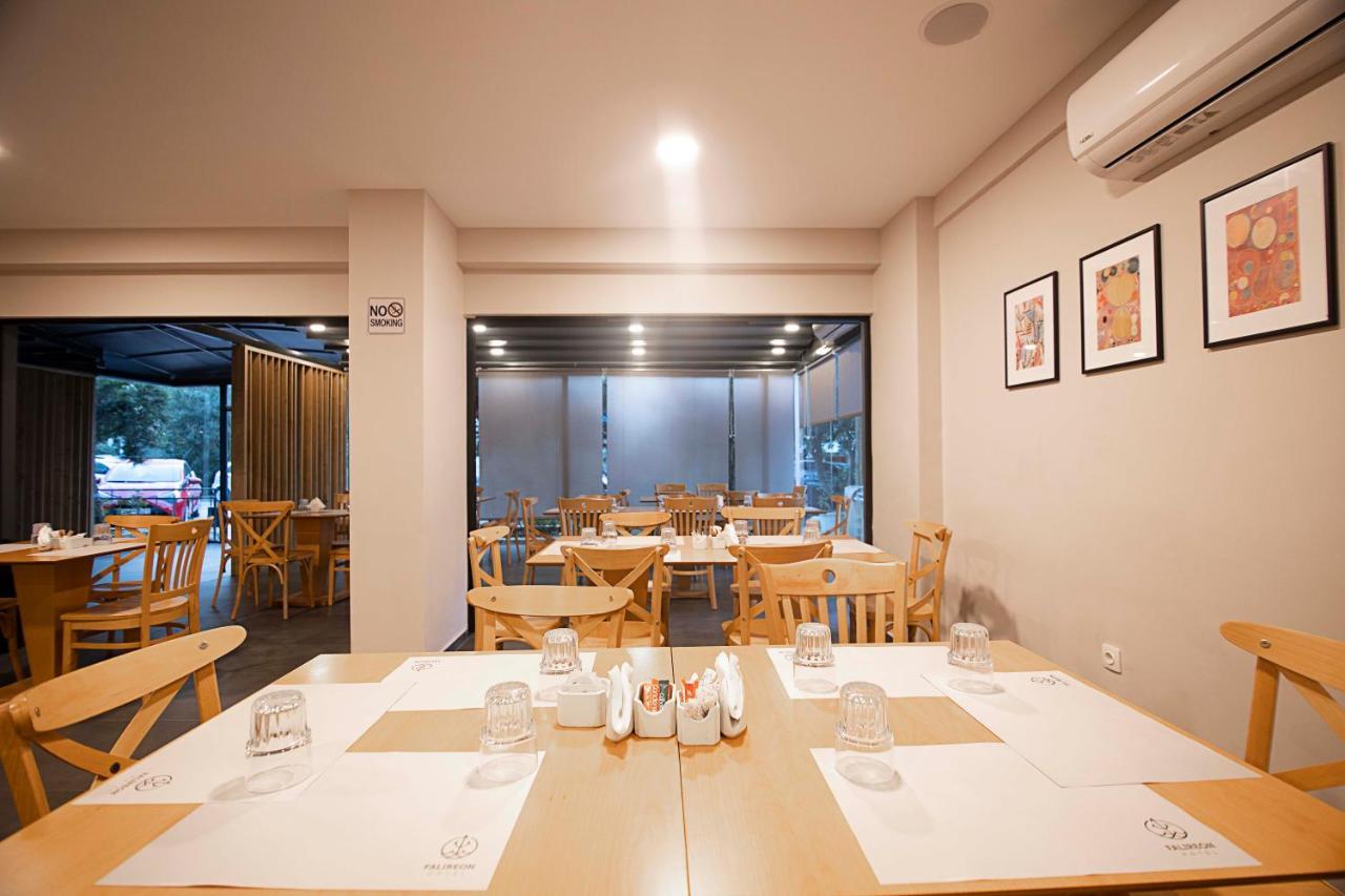 Falireon Hotel Athena Bagian luar foto