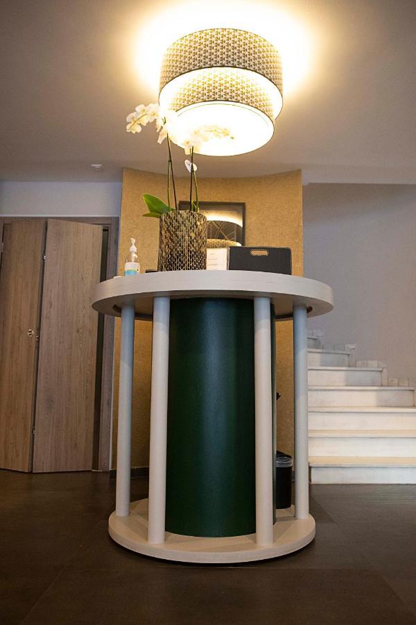 Falireon Hotel Athena Bagian luar foto